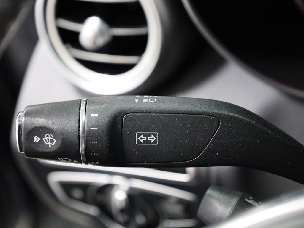 Thumbnail: 2016 Mercedes-Benz C-Class - 35