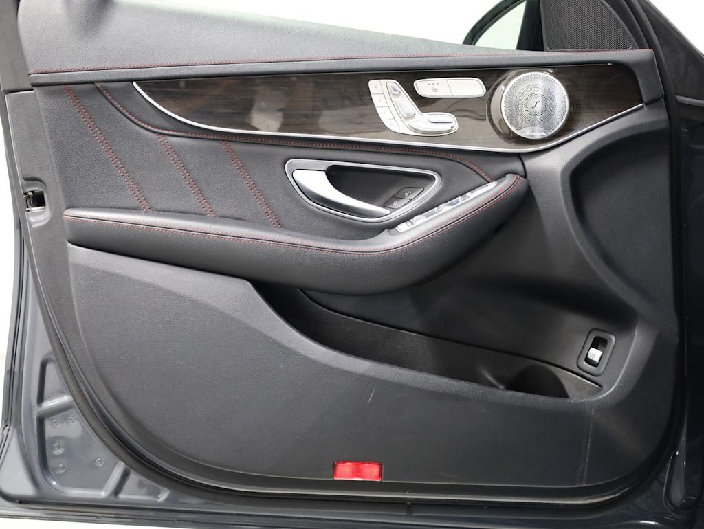 Thumbnail: 2016 Mercedes-Benz C-Class - 28