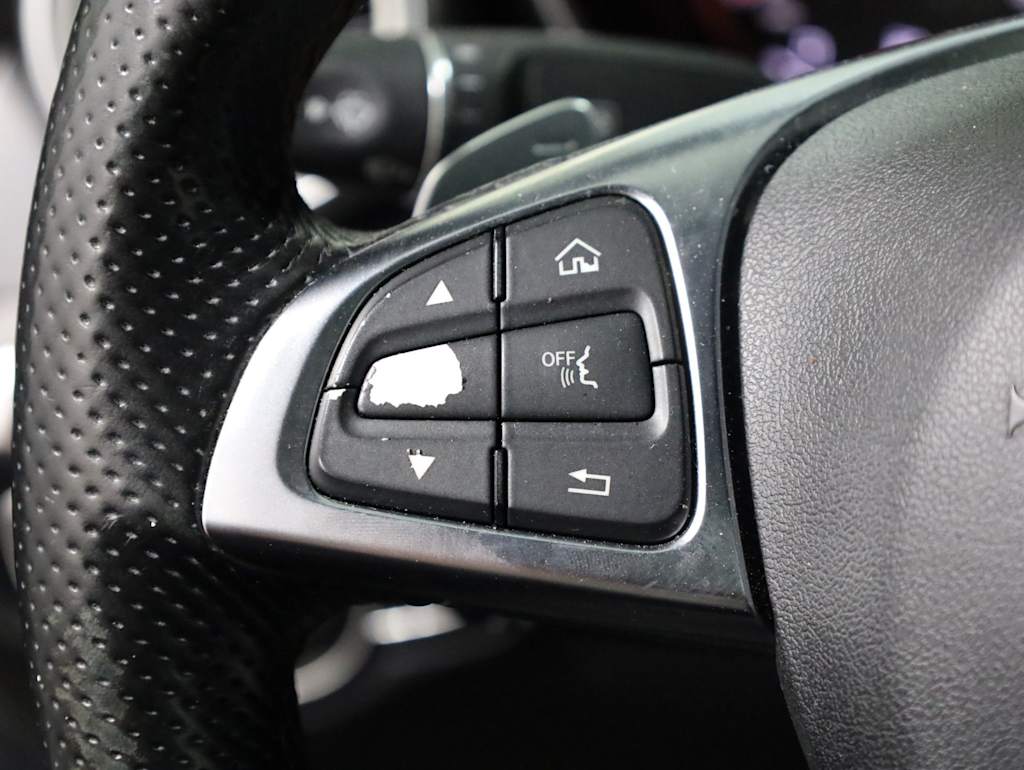 Thumbnail: 2016 Mercedes-Benz C-Class - 31