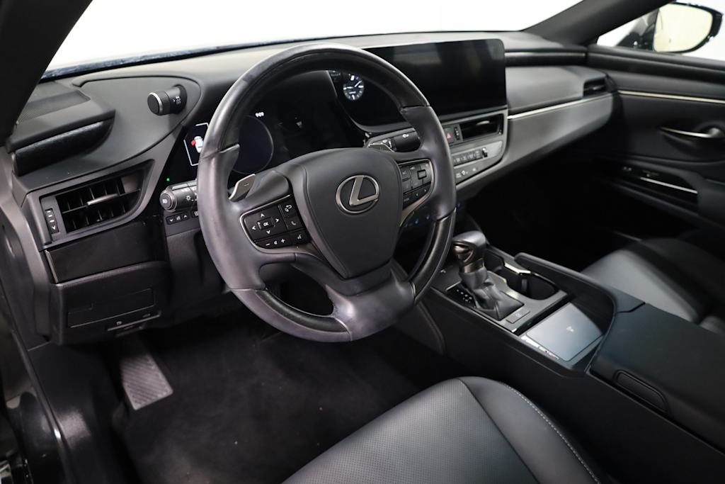 Thumbnail: 2023 Lexus ES - 2