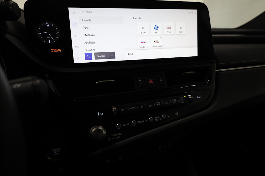 Thumbnail: 2023 Lexus ES - 33