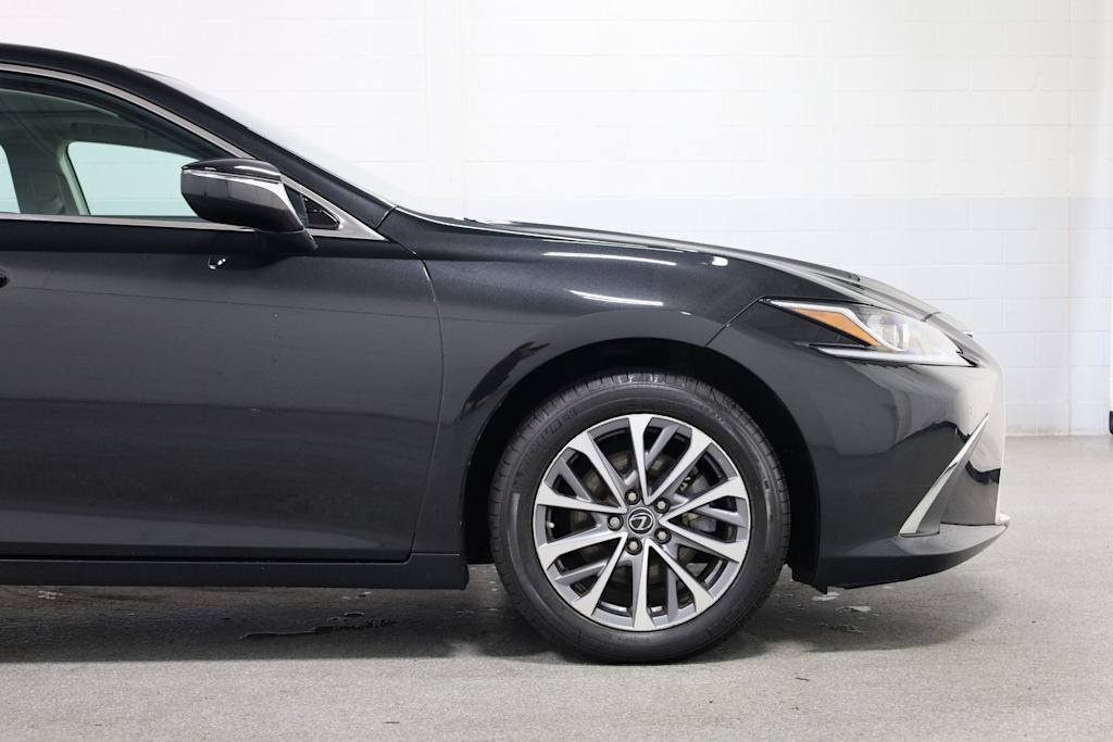 Thumbnail: 2023 Lexus ES - 7