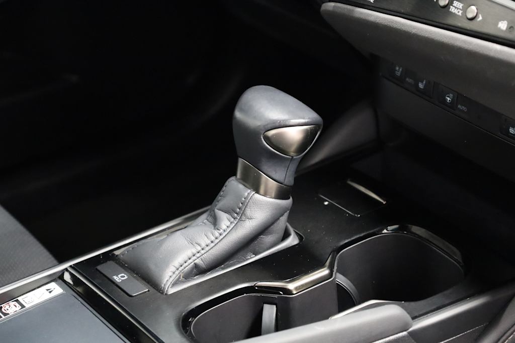 Thumbnail: 2023 Lexus ES - 17