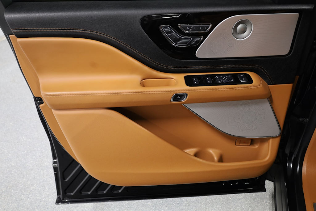 2023 Lincoln Aviator Black Label 26