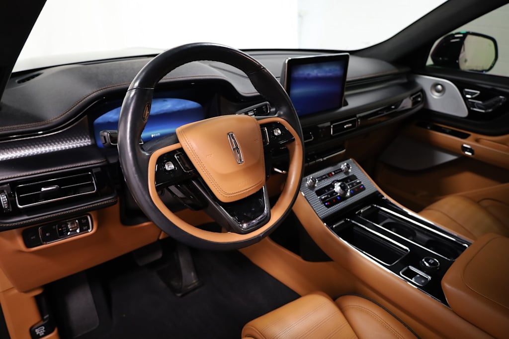2023 Lincoln Aviator Black Label 2