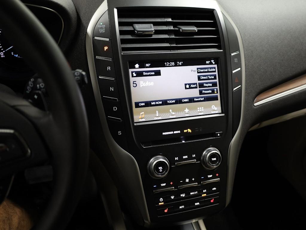 Thumbnail: 2017 Lincoln MKC - 34