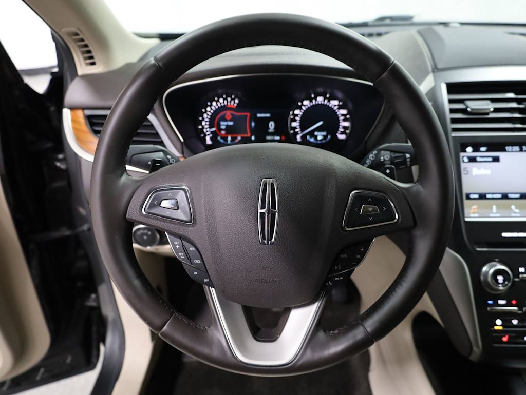 Thumbnail: 2017 Lincoln MKC - 14