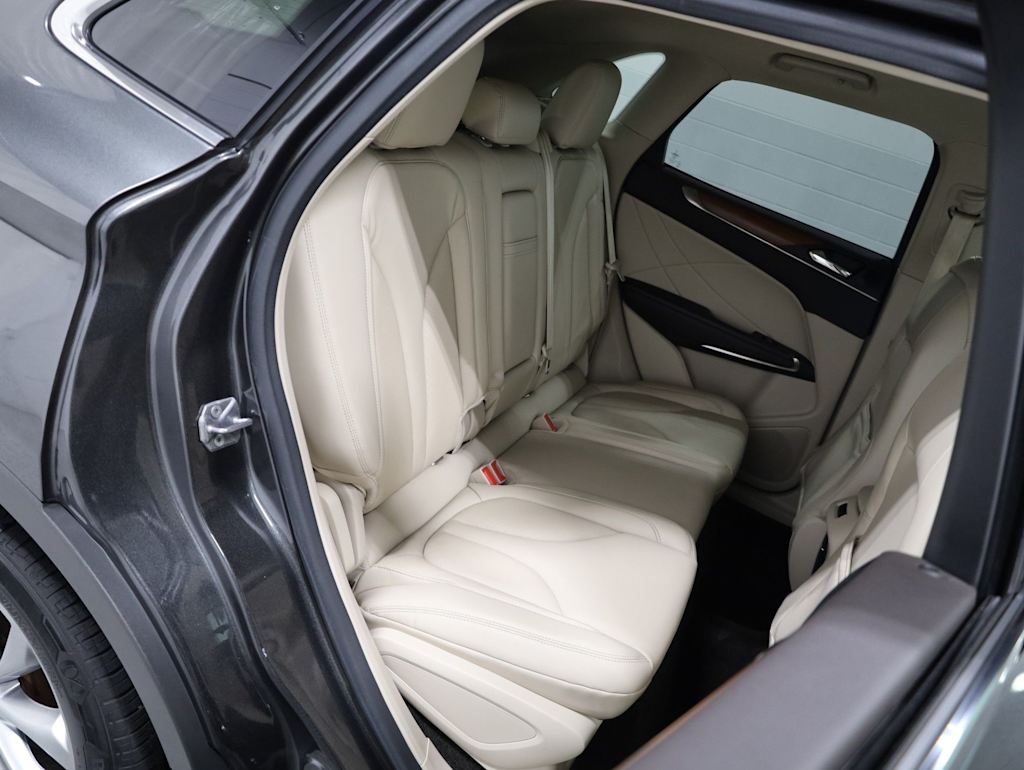 Thumbnail: 2017 Lincoln MKC - 38