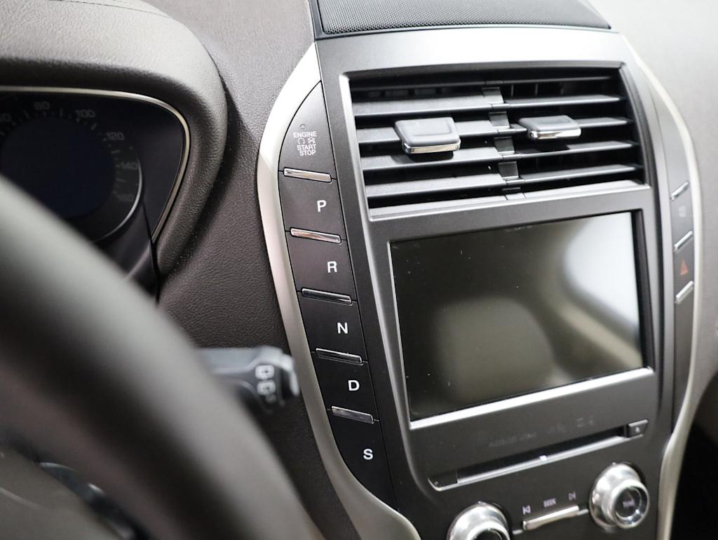 Thumbnail: 2017 Lincoln MKC - 31