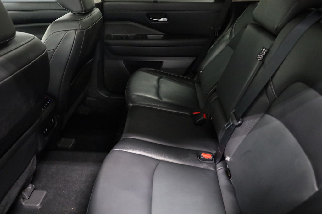 Thumbnail: 2022 Nissan Pathfinder - 12