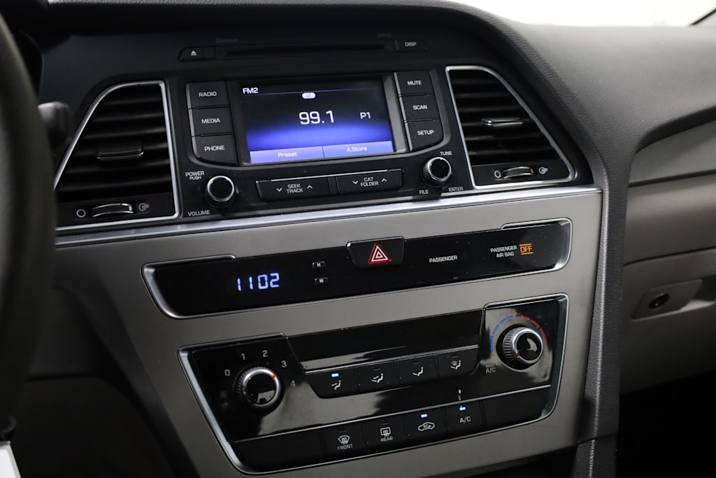 Thumbnail: 2015 Hyundai Sonata - 16