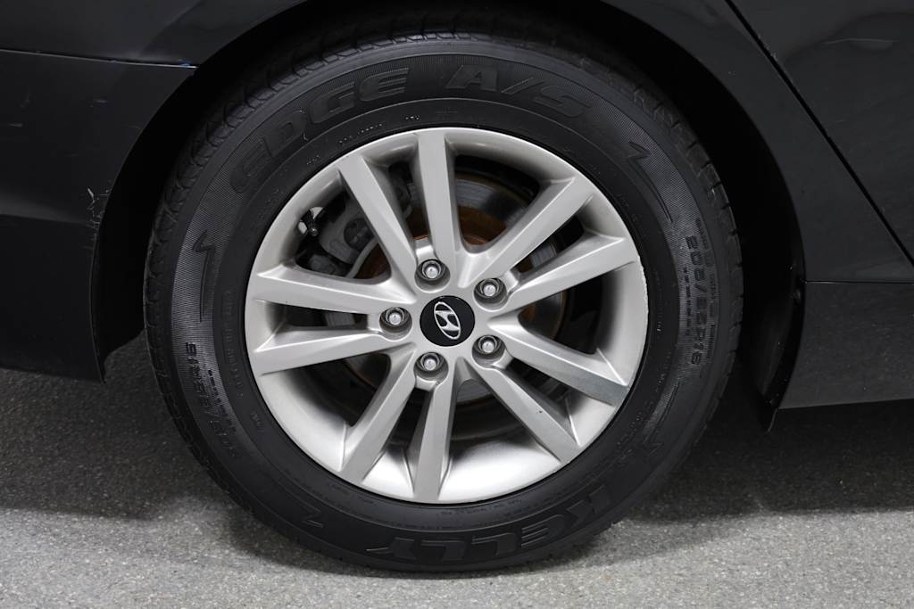 Thumbnail: 2015 Hyundai Sonata - 36