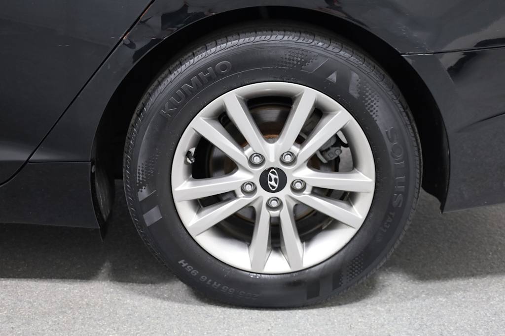 Thumbnail: 2015 Hyundai Sonata - 37