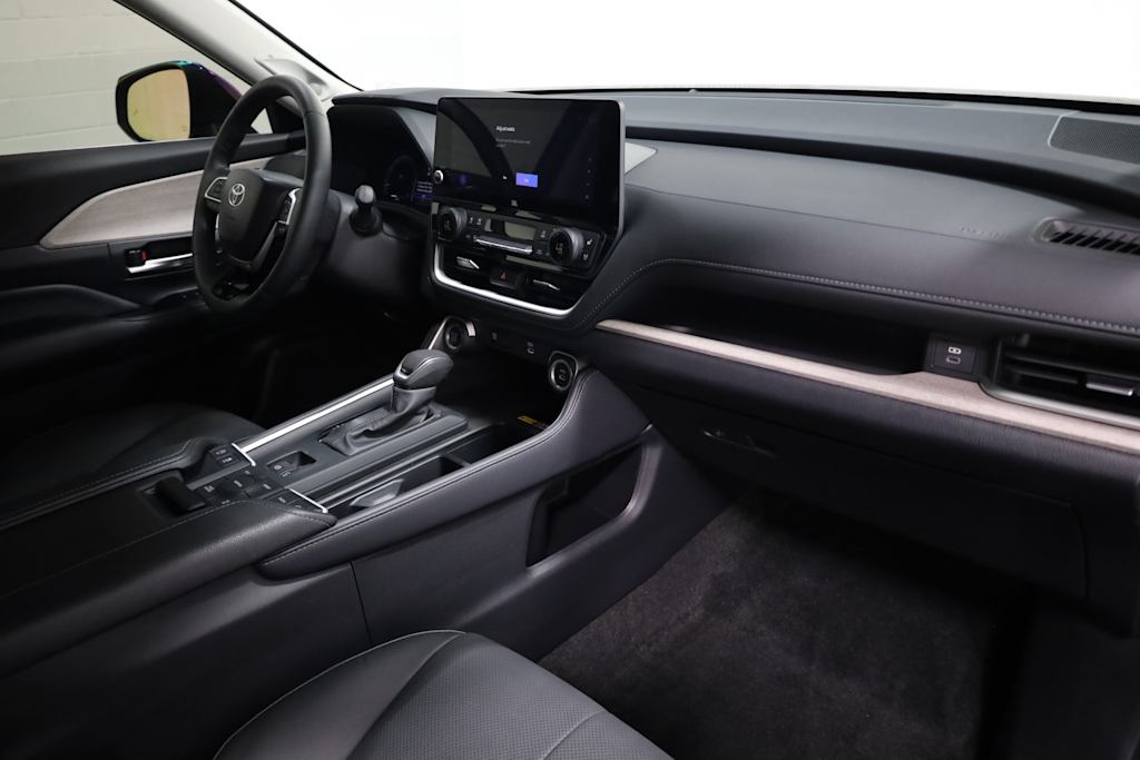Thumbnail: 2024 Toyota Grand Highlander - 9