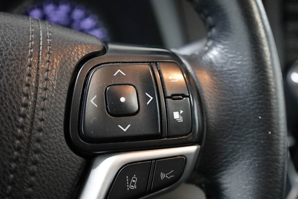 2019 Toyota Sienna XLE 30
