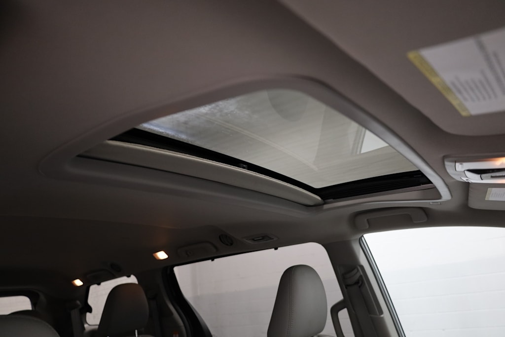 2019 Toyota Sienna XLE 27