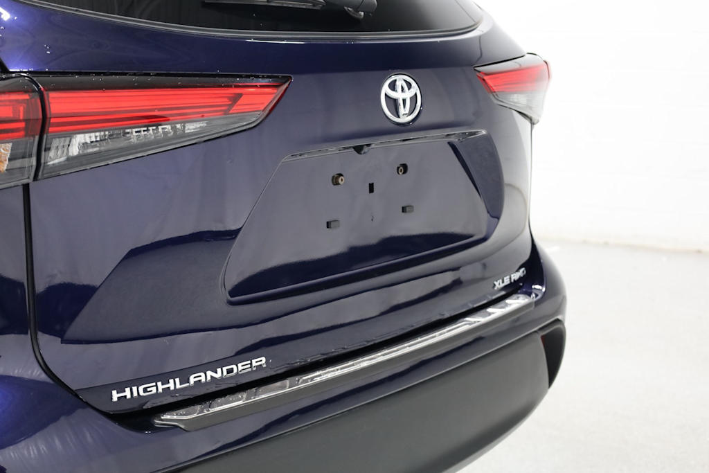 Thumbnail: 2022 Toyota Highlander - 16