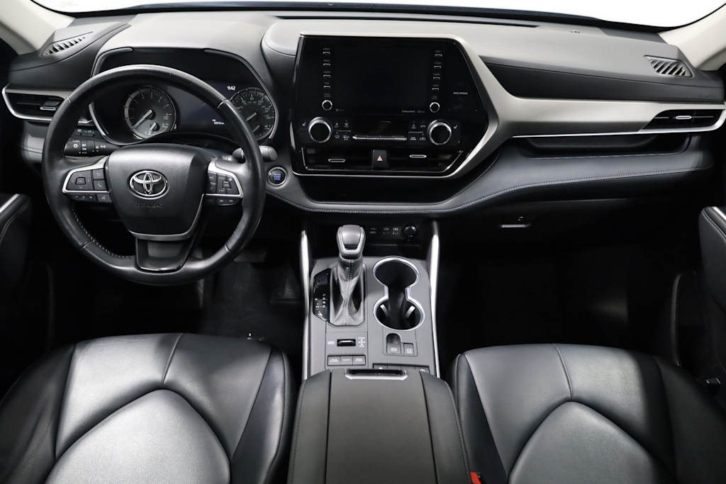 Thumbnail: 2022 Toyota Highlander - 15