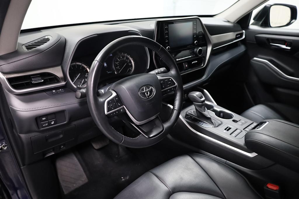 Thumbnail: 2022 Toyota Highlander - 2