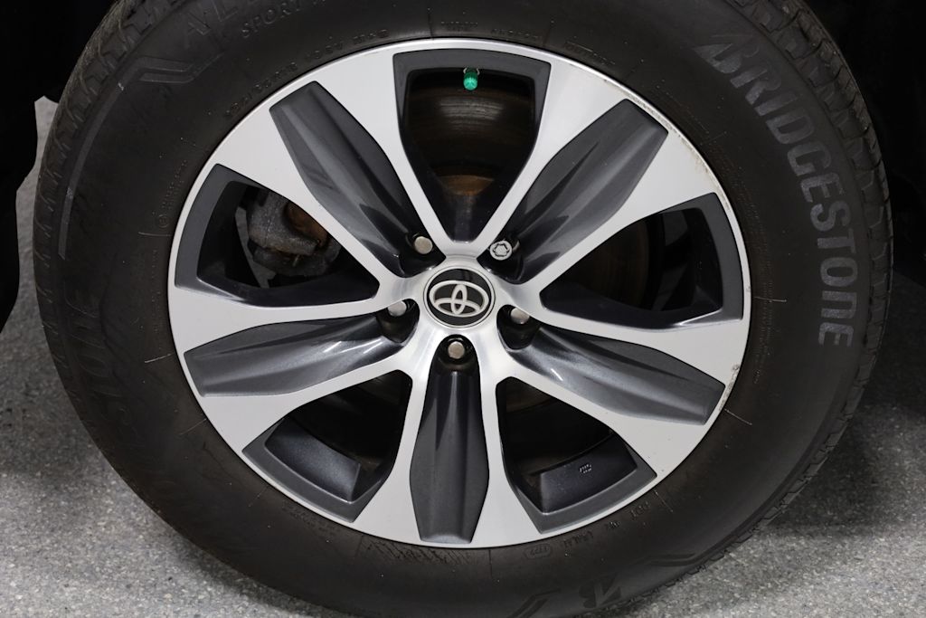 Thumbnail: 2022 Toyota Highlander - 37