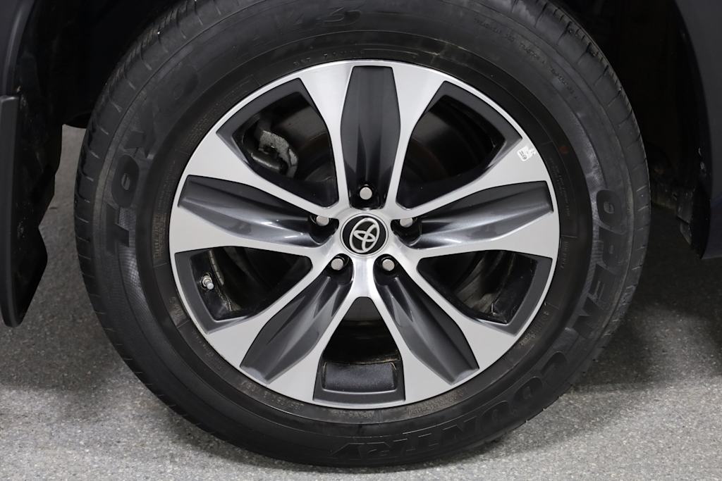 Thumbnail: 2022 Toyota Highlander - 38