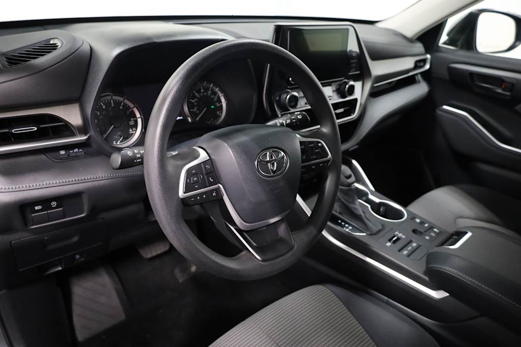Thumbnail: 2023 Toyota Highlander - 2