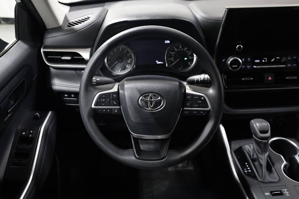 Thumbnail: 2023 Toyota Highlander - 13