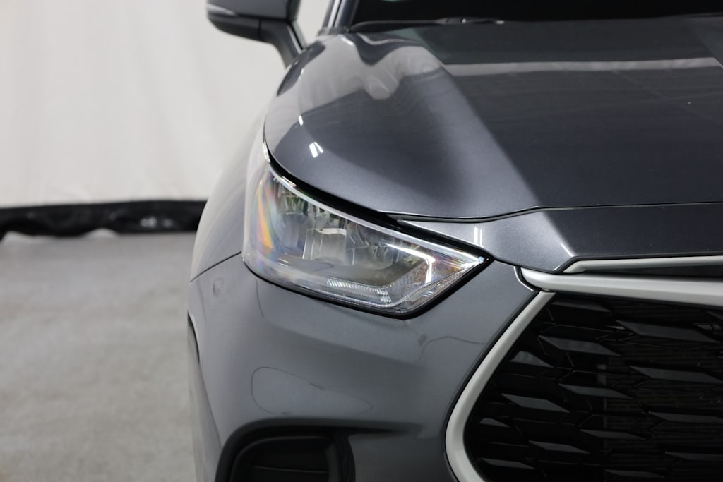 Thumbnail: 2023 Toyota Highlander - 23