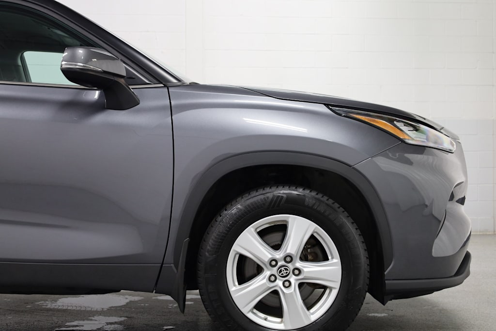 Thumbnail: 2023 Toyota Highlander - 7