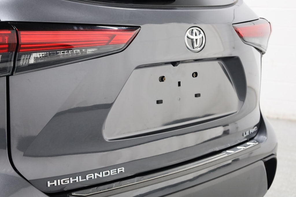 Thumbnail: 2023 Toyota Highlander - 15