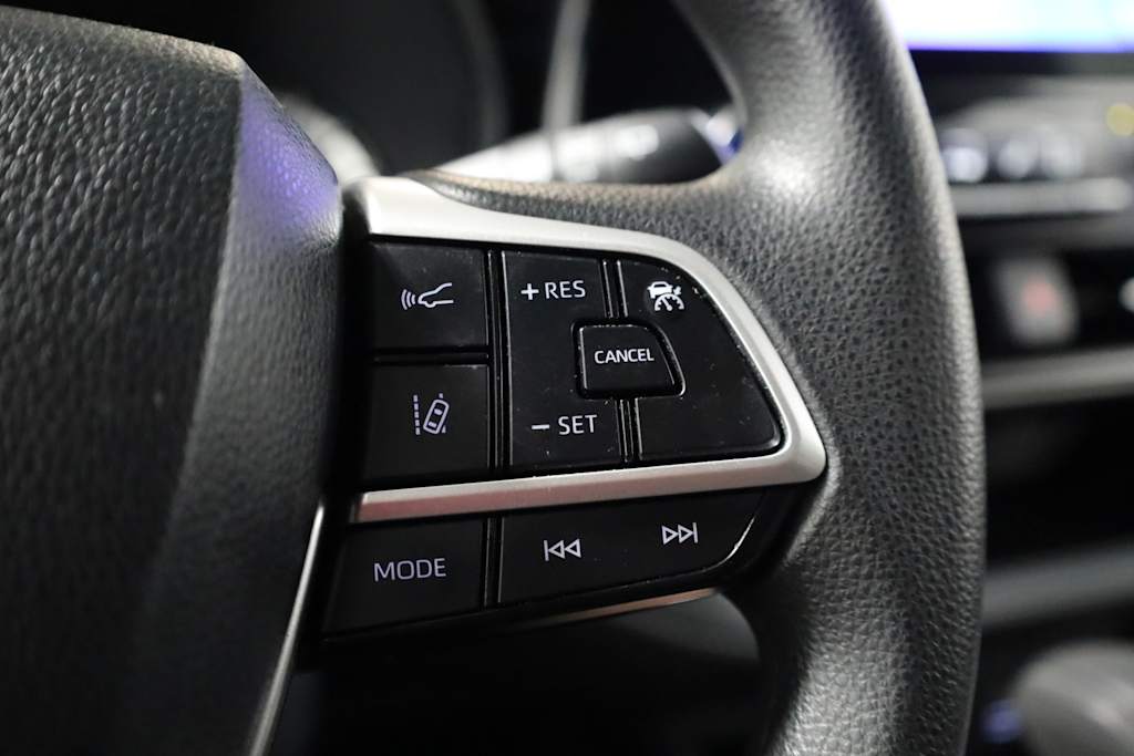 Thumbnail: 2023 Toyota Highlander - 27