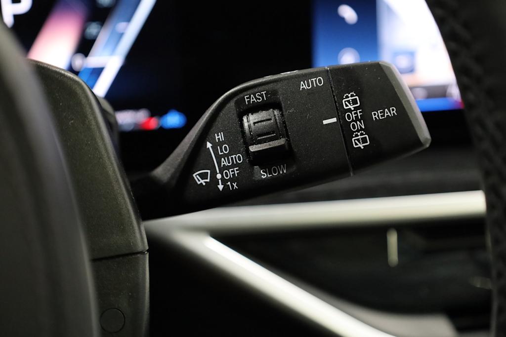 Thumbnail: 2023 BMW X7 - 33