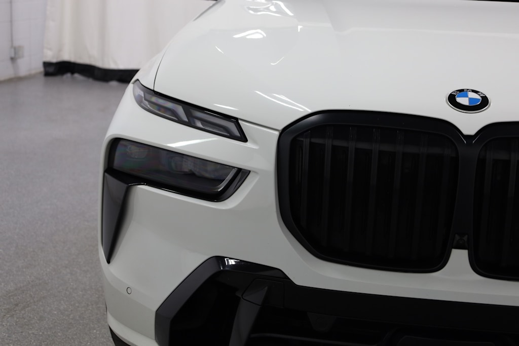 Thumbnail: 2023 BMW X7 - 24