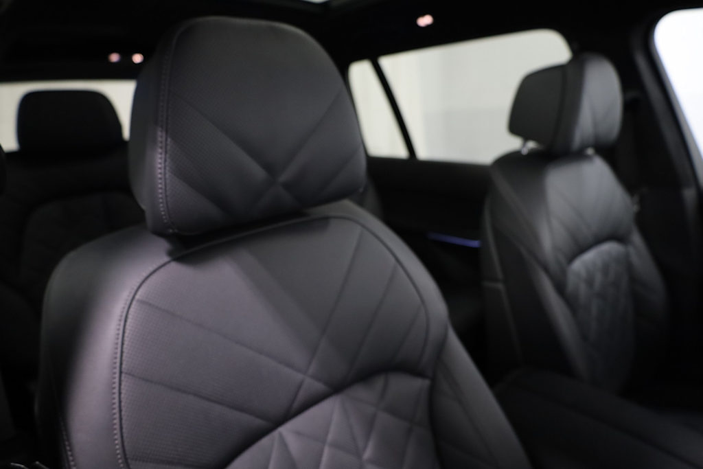 Thumbnail: 2023 BMW X7 - 29