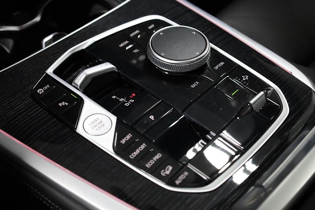 Thumbnail: 2023 BMW X7 - 7