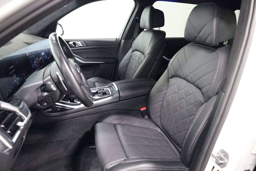 Thumbnail: 2023 BMW X7 - 11