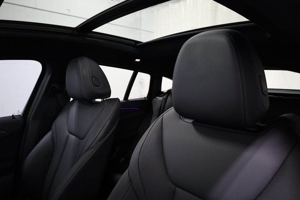 Thumbnail: 2023 BMW X4 - 11