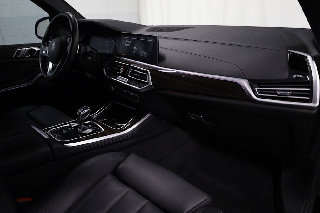 Thumbnail: 2021 BMW X5 - 10