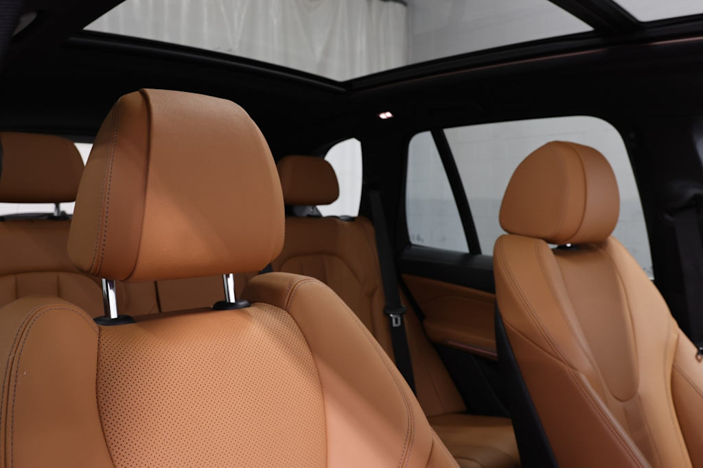 Thumbnail: 2021 BMW X5 - 16