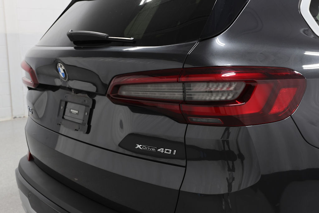 Thumbnail: 2021 BMW X5 - 21