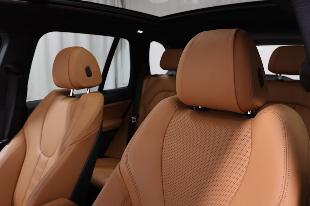 Thumbnail: 2021 BMW X5 - 11