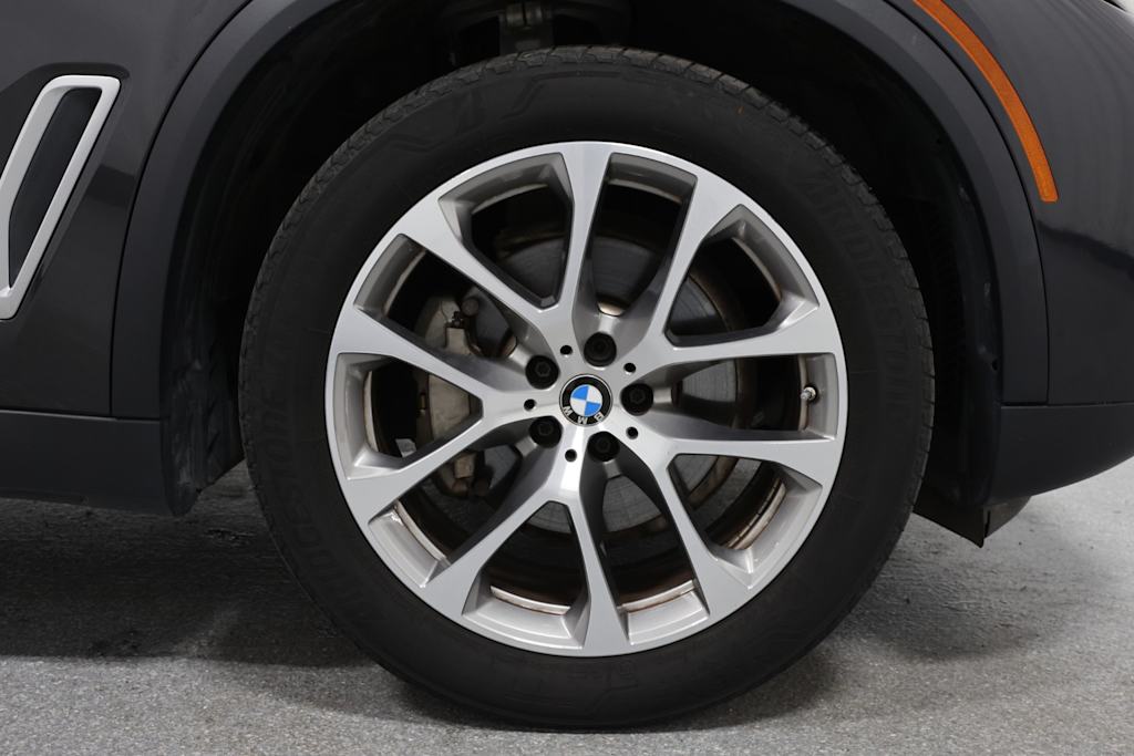 Thumbnail: 2021 BMW X5 - 24