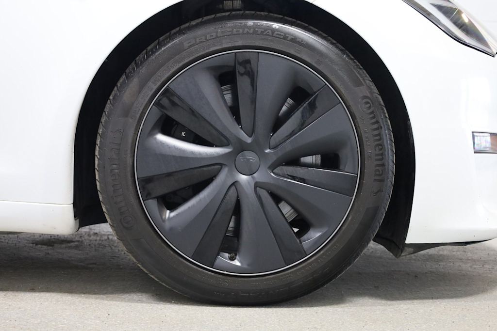 Thumbnail: 2023 Tesla Model S - 23