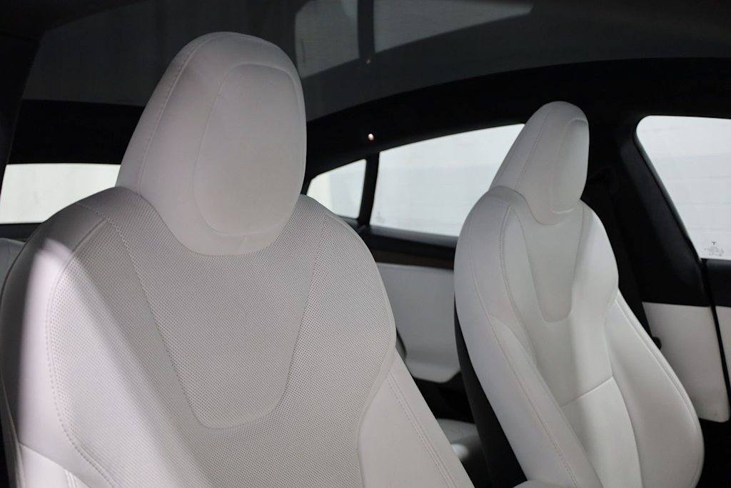 Thumbnail: 2023 Tesla Model S - 29