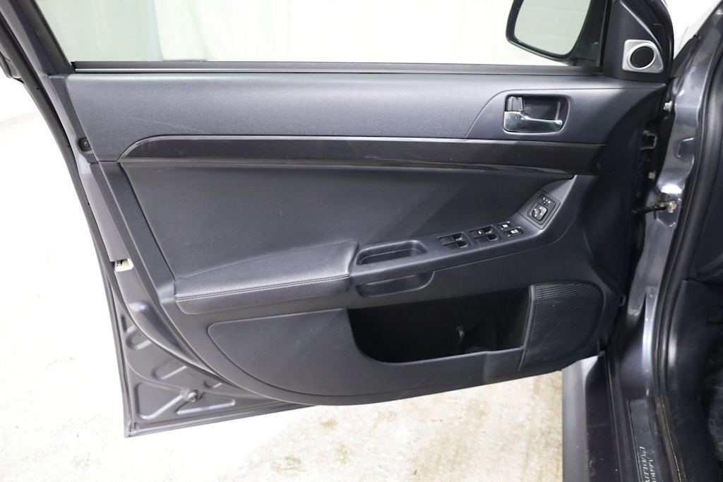 Thumbnail: 2011 Mitsubishi Lancer - 26