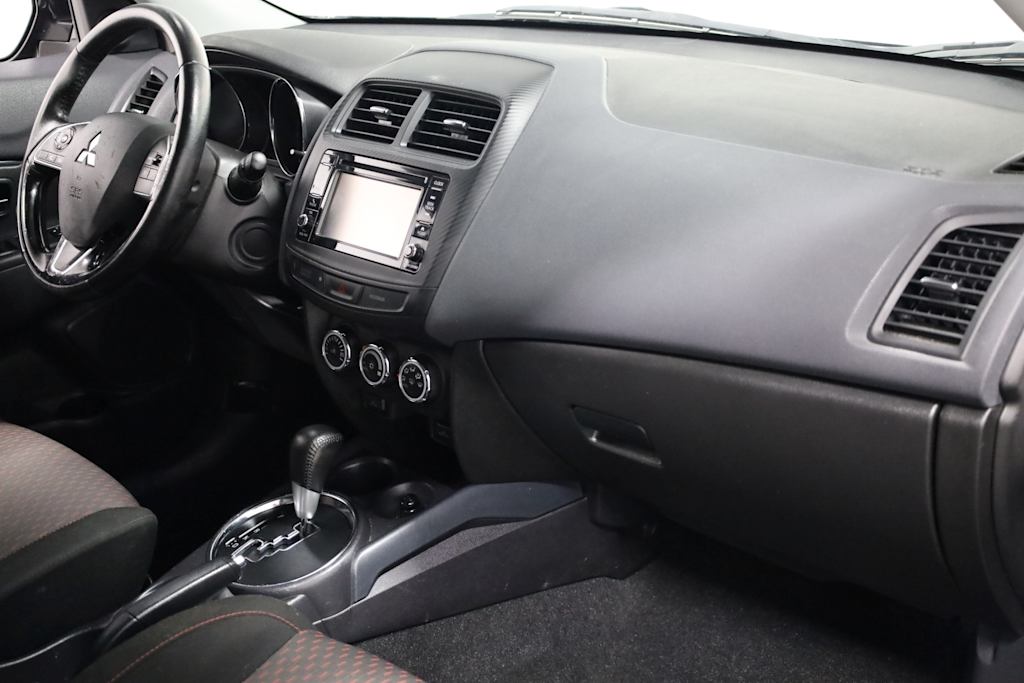 Thumbnail: 2016 Mitsubishi Outlander Sport - 10