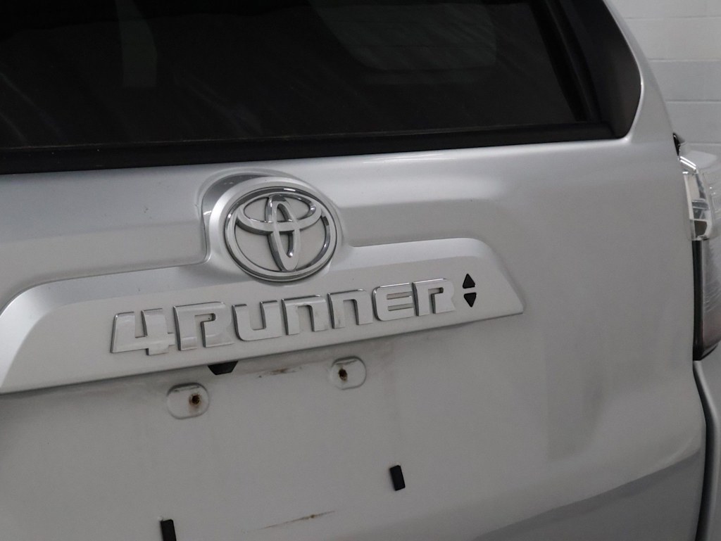 Thumbnail: 2021 Toyota 4Runner - 7