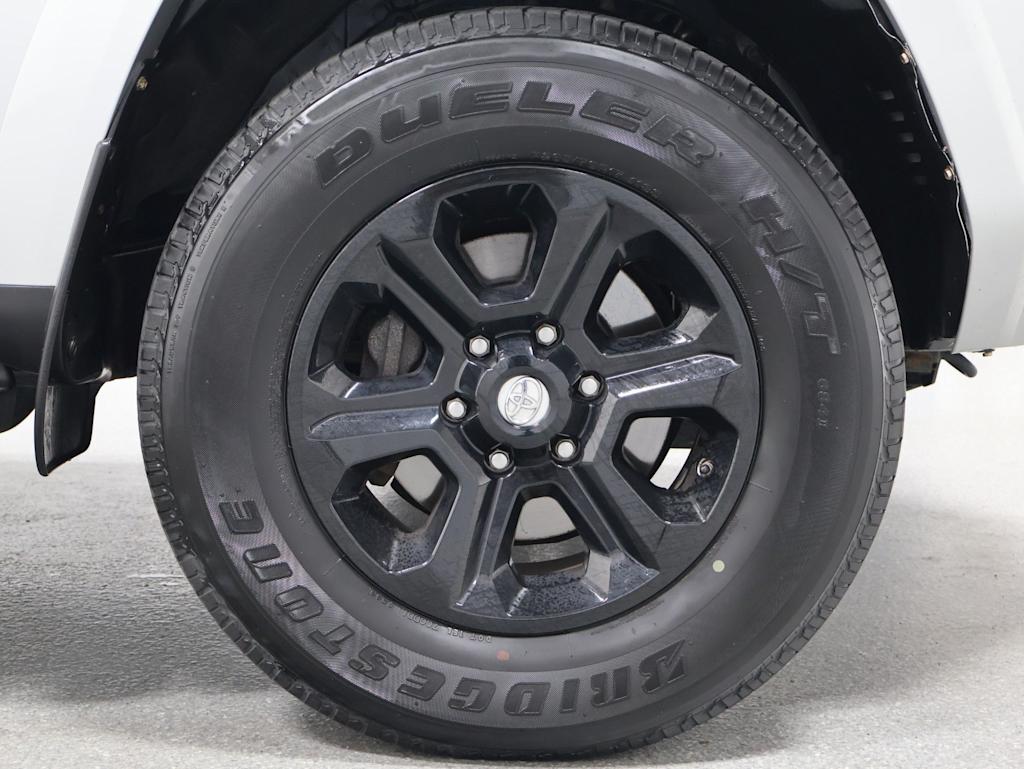 Thumbnail: 2021 Toyota 4Runner - 24