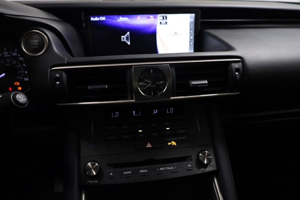 2019 Lexus IS 300 16