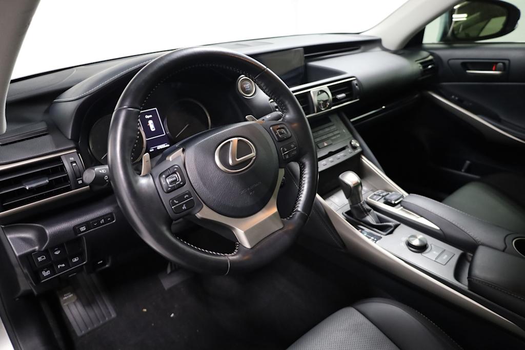 2019 Lexus IS 300 2